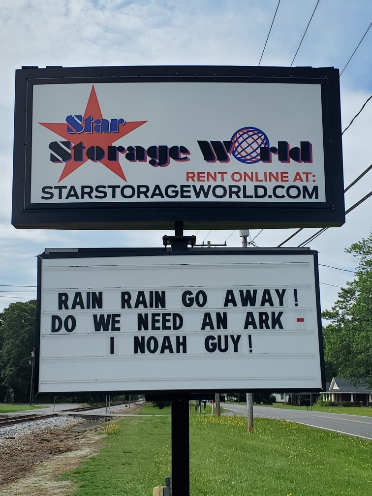 New sign crisp easy to see website, Mooresville Mocksville NC, self storage New sign crisp easy to see website, Mooresville Mocksville NC, self storage