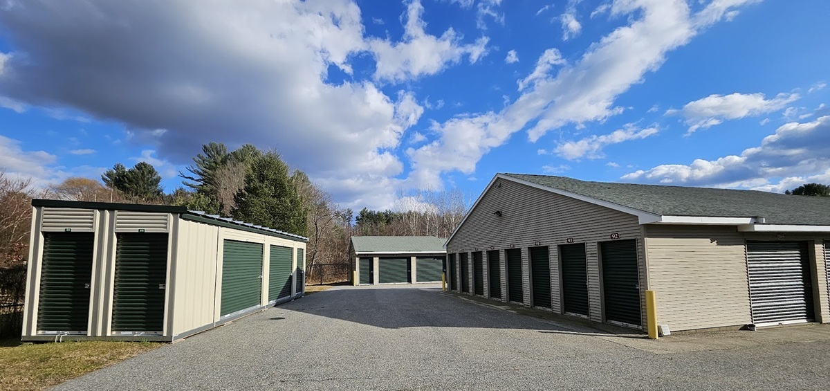 Well maintained drive up untis at 603 Storage River Rd in Hudson NH