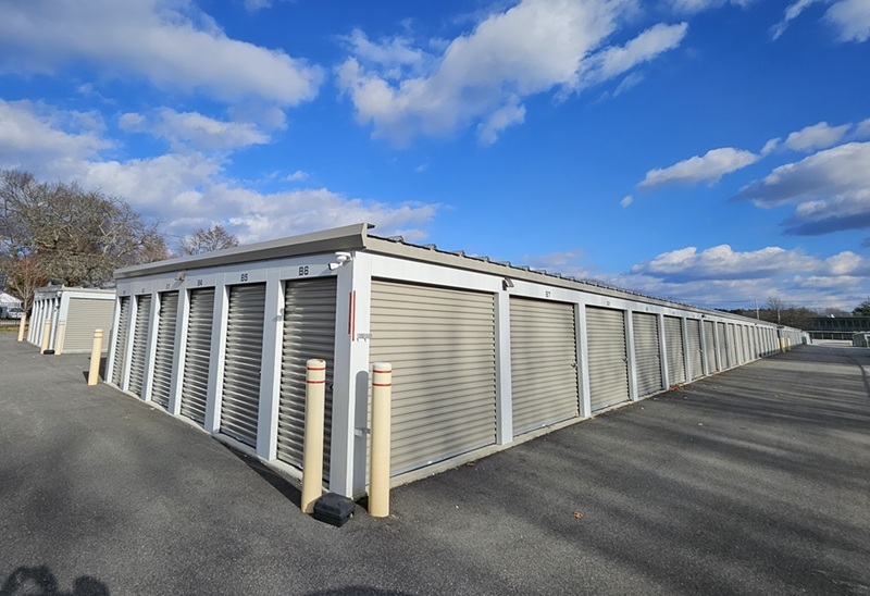 Wide Aisles and easy access drive up units in Nashua