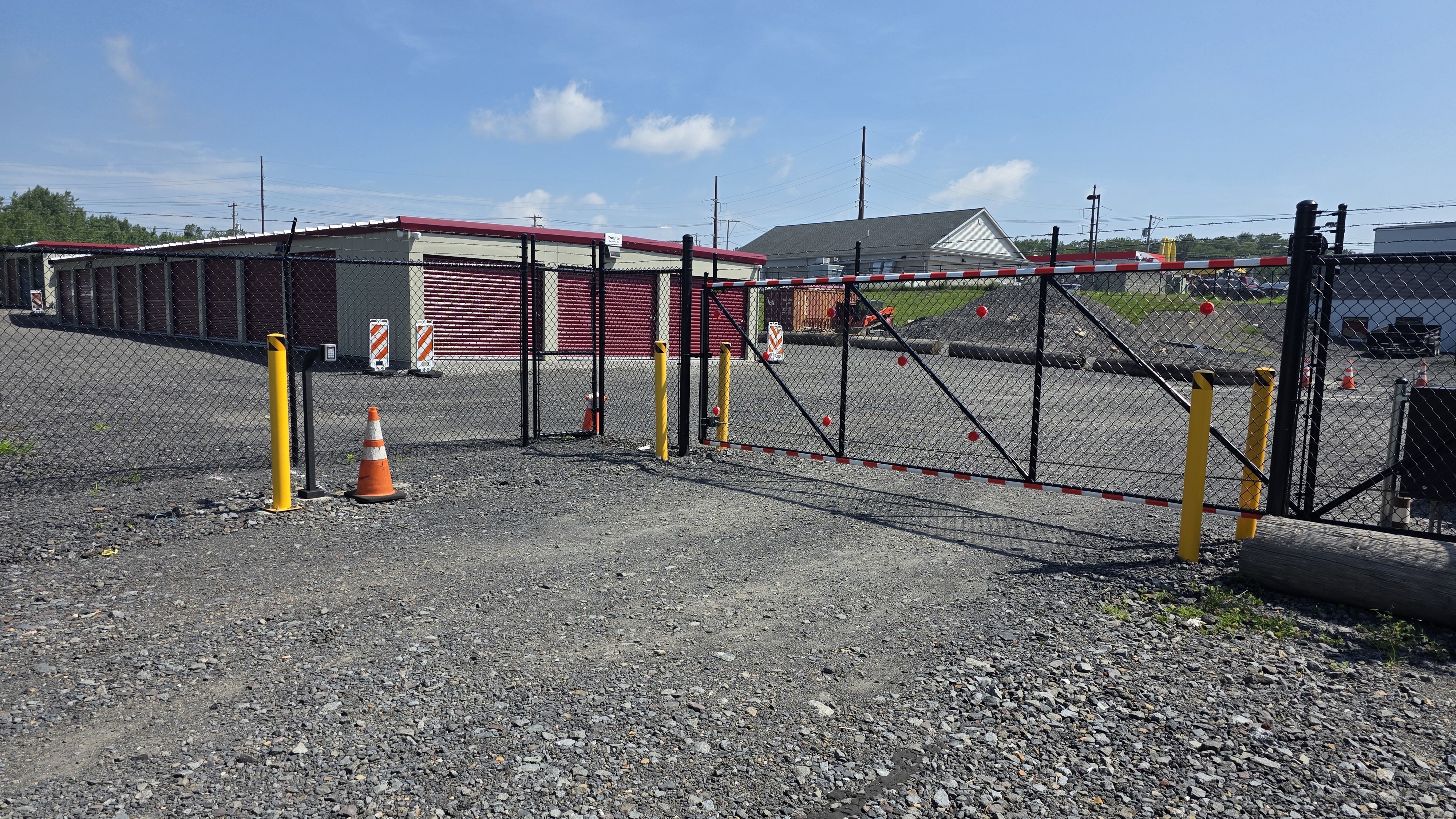 570 Self Storage Gate