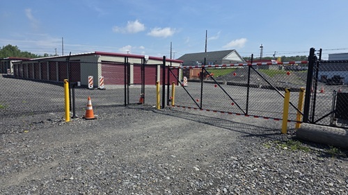570 Self Storage Gate