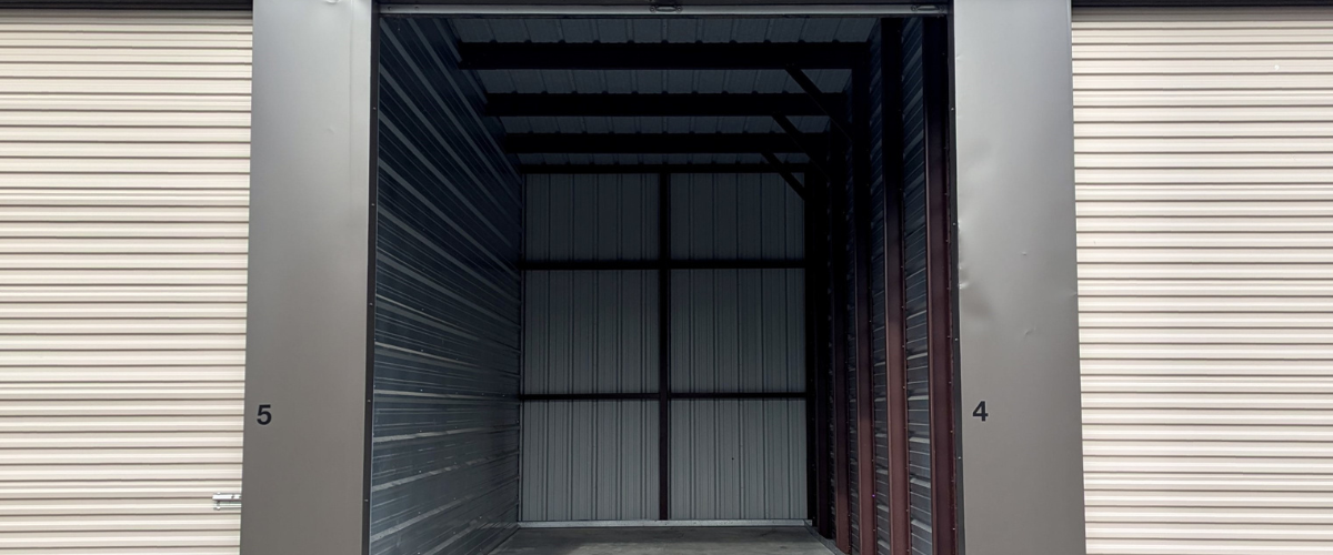 Why Contractors in the Zanesville Area Are Choosing Garage-Style Storage Instead of Warehouses