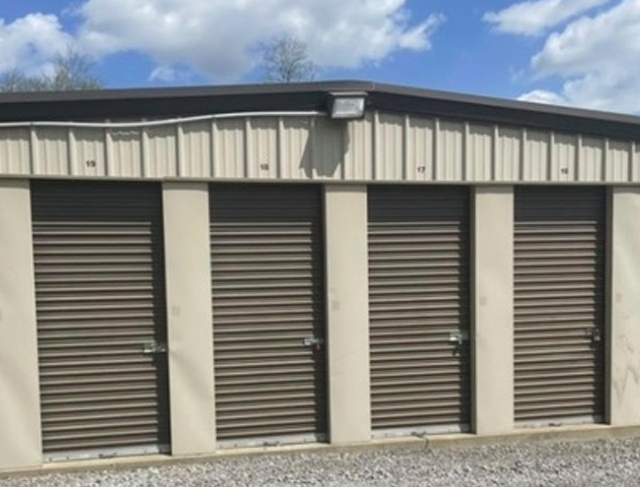 5 x 10 storage unit New Castle