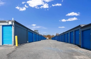 Outdoor RV, boat, and trailer parking in Beulaville, NC