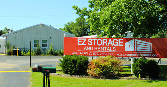 Drive-up self storage units at EZ Storage & Rentals in Farmington, MO