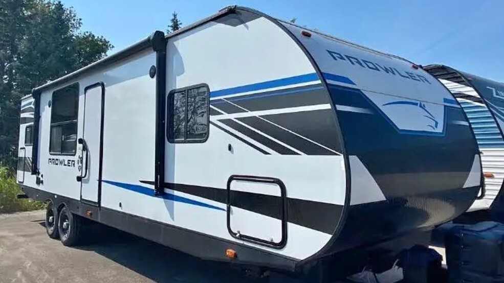 RV storage at DAM Reliable Storage in Kenora.
