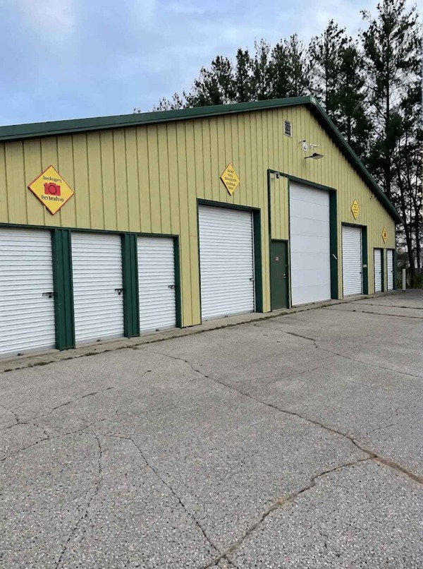 Drive-up access to storage units in Janesville Drive-up access to storage units in Janesville