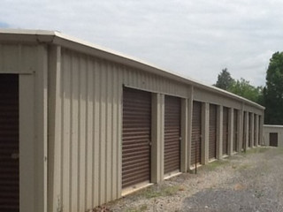 Self storage units, carports, and boat & RV parking in Newport, TN